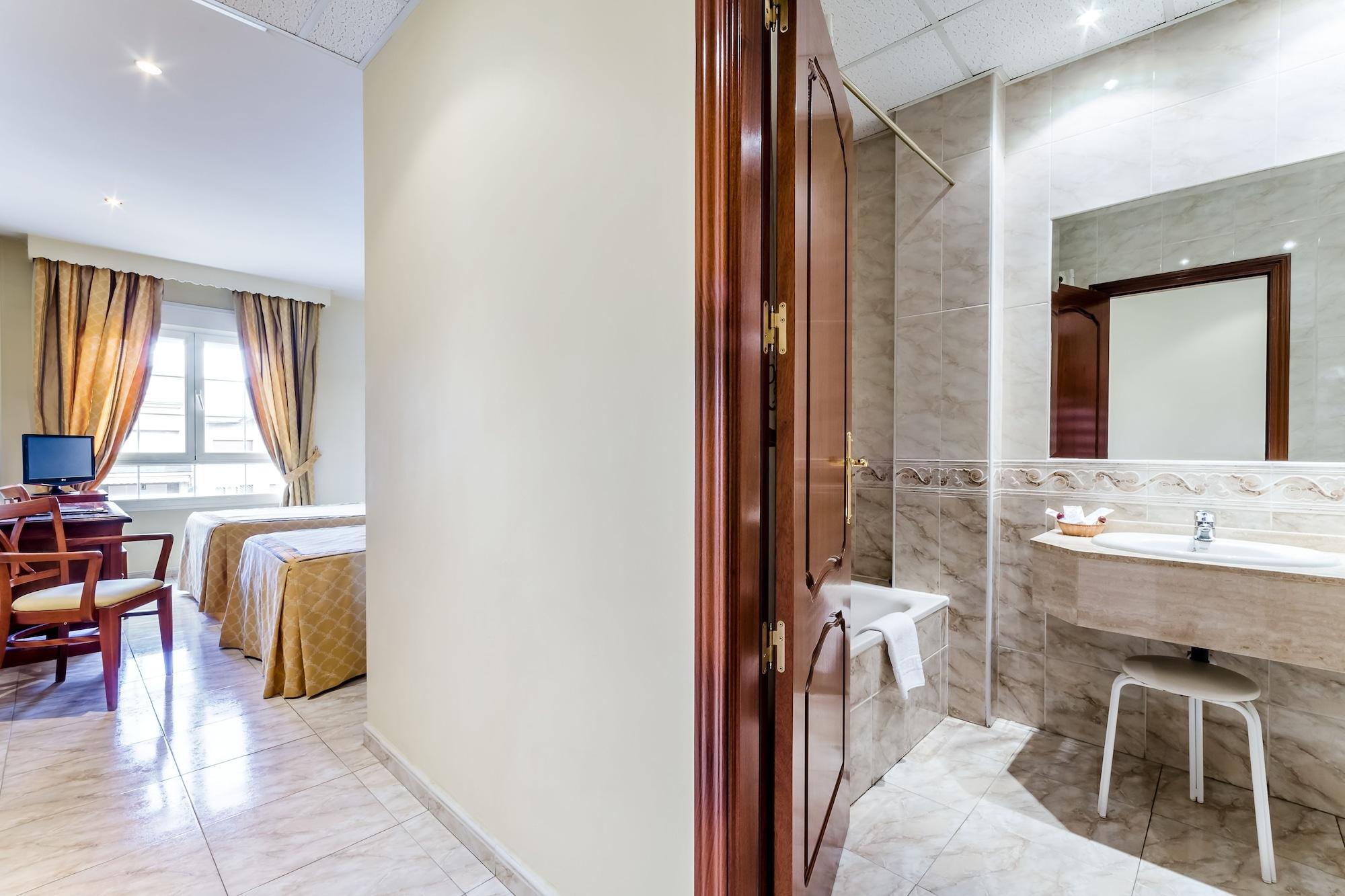 Roma Aurea Hotel Талавера де ла Рейна Екстериор снимка