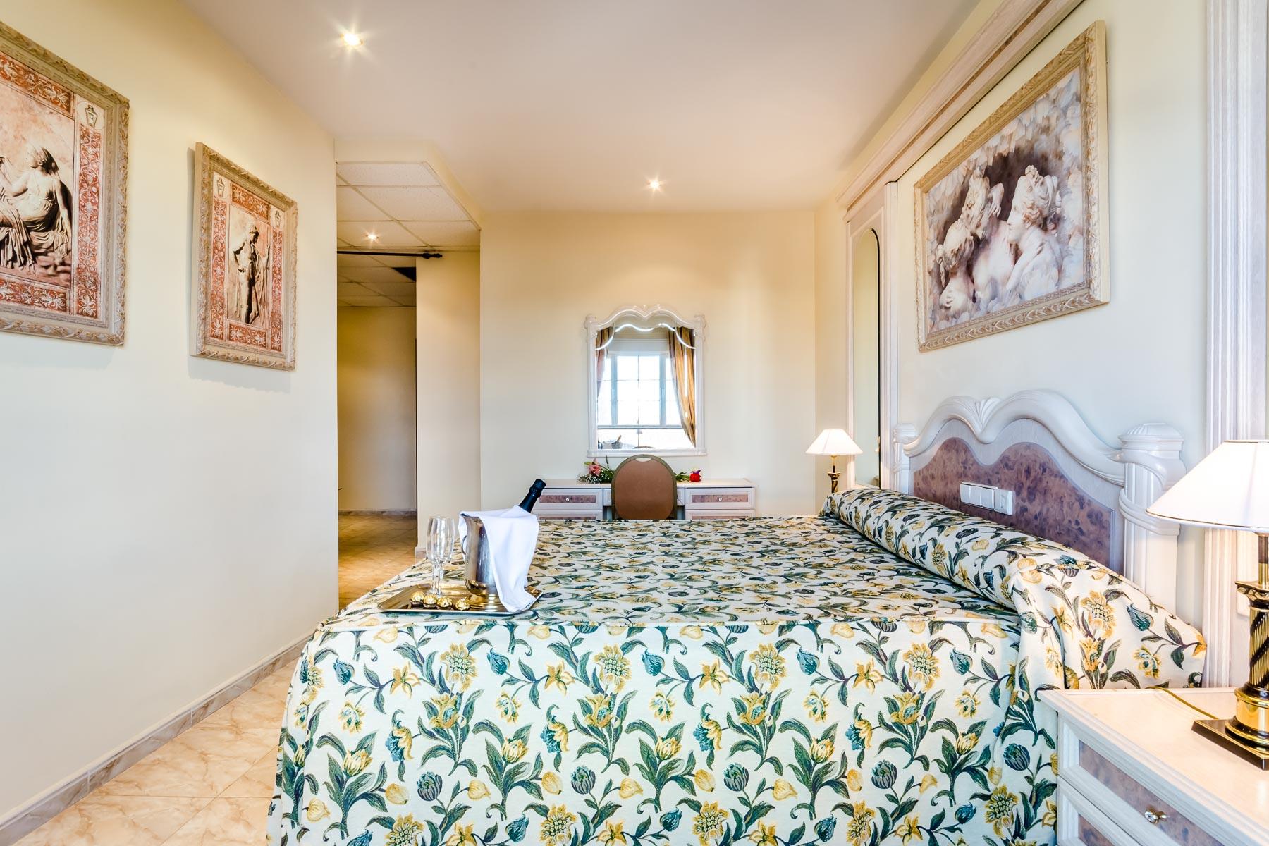 Roma Aurea Hotel Талавера де ла Рейна Екстериор снимка