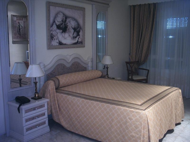 Roma Aurea Hotel Талавера де ла Рейна Екстериор снимка